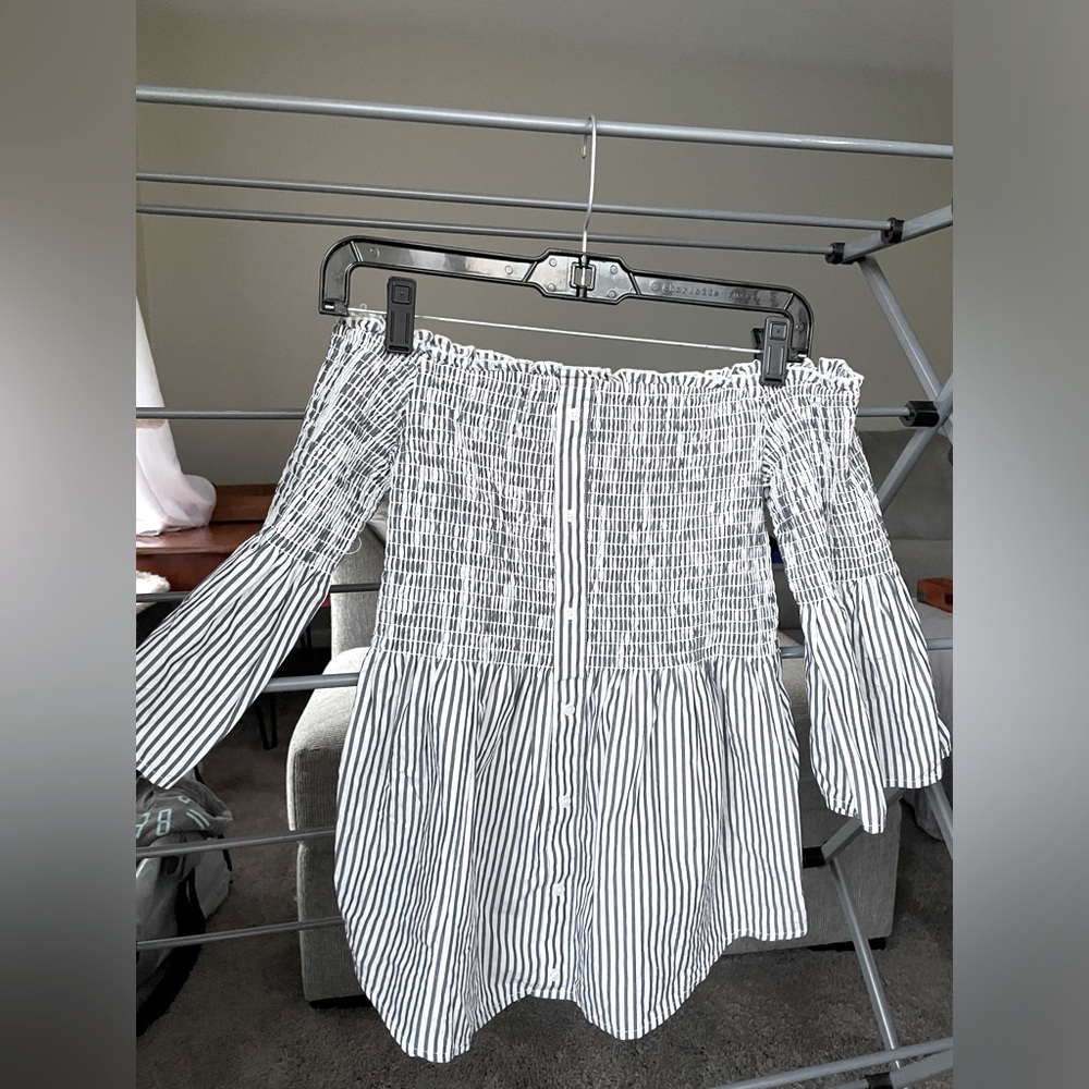 A&F Off the shoulder top
